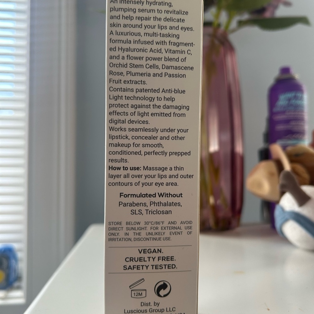True and Luscious Flowerdose Lip Plumping & Eye Serum - Picture 3 of 4